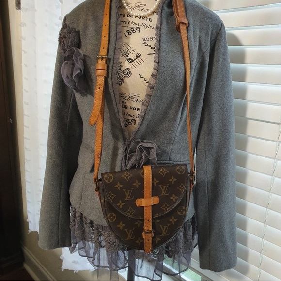 Louis Vuitton Chantilly Crossbody Bag - Picture 8 of 14